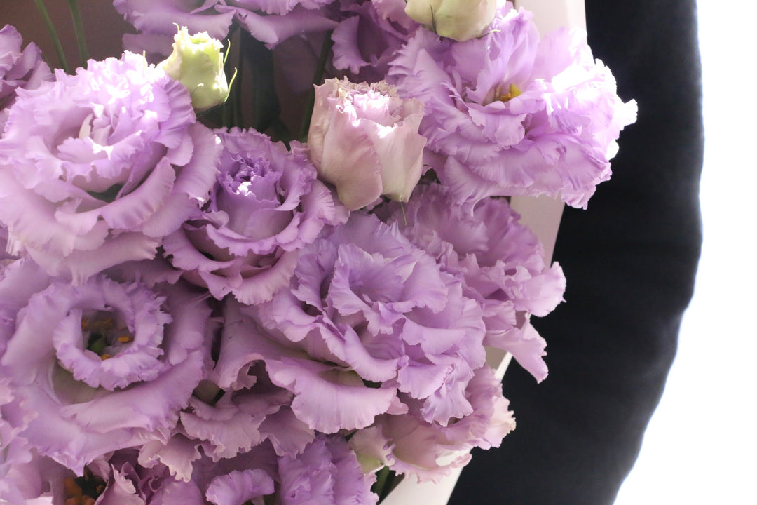 紫色のトルコキキョウの花束（7本）