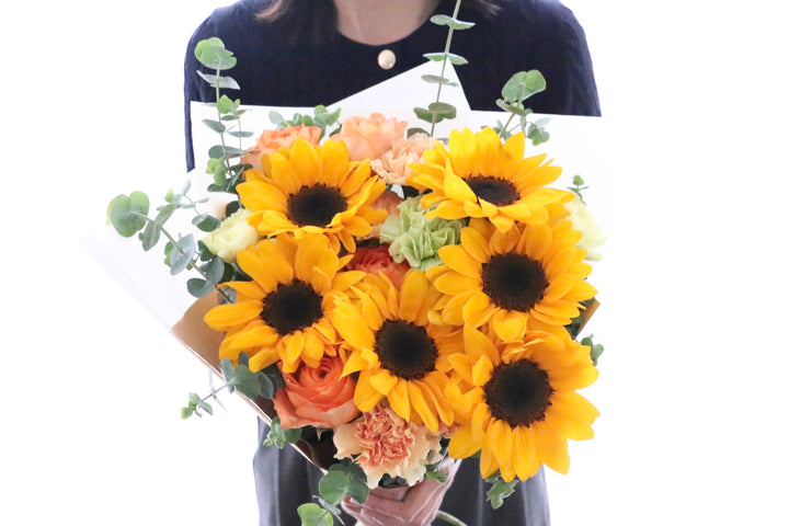 ひまわり入りの花束 9,000円