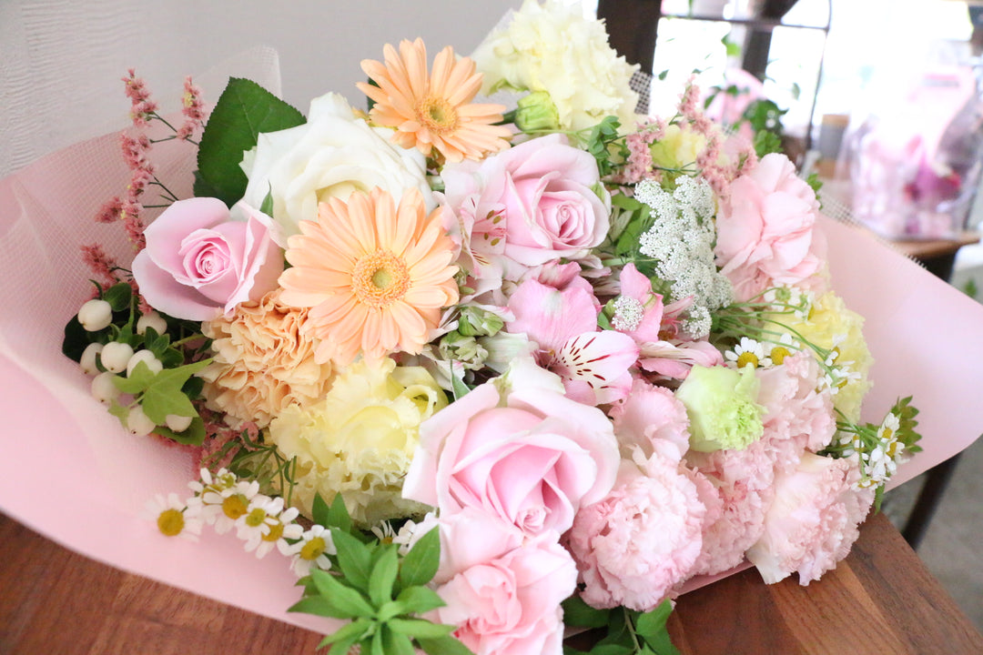 ピンク・黄色の花束　10,000円サイズ