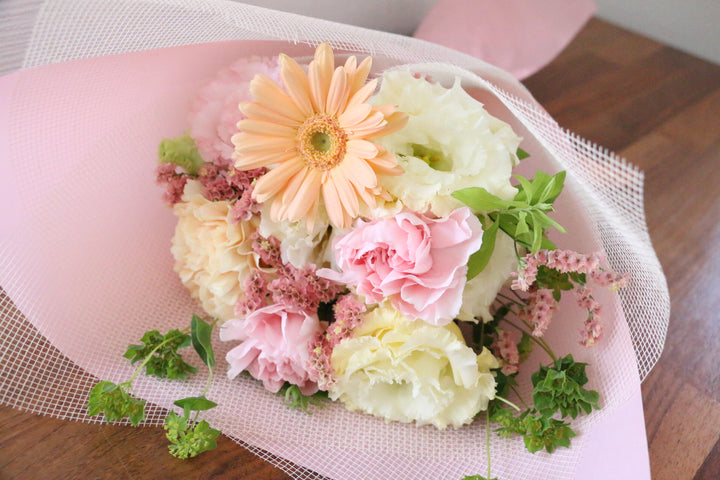 ピンク・黄色の花束　3,000円サイズ