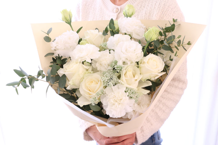 白・グリーンの花束 9,000円