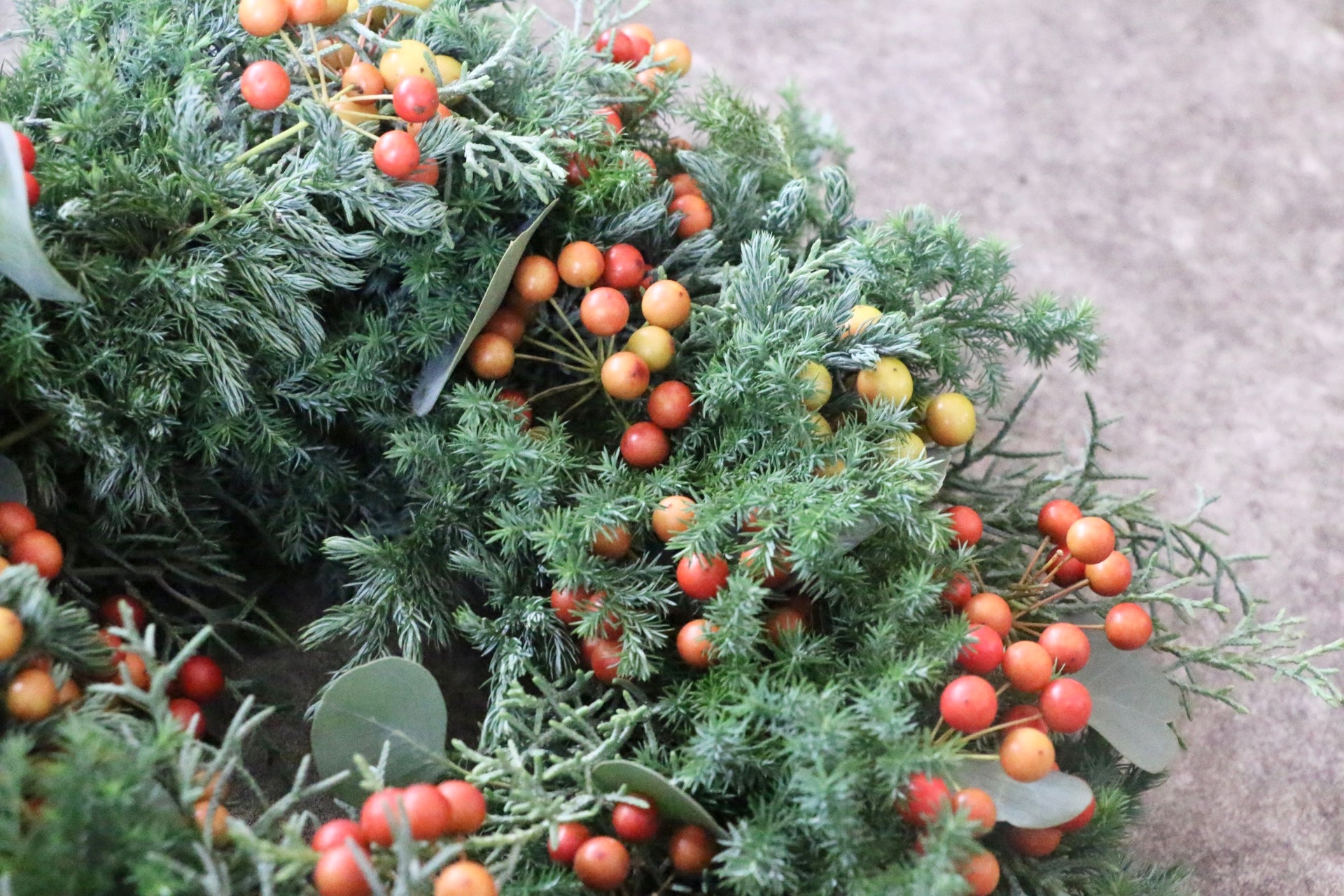 赤い実のクリスマスリース 　フレッシュ33 赤い実のクリスマスリース フレッシュ33 赤い実の商品一覧 | 土と風