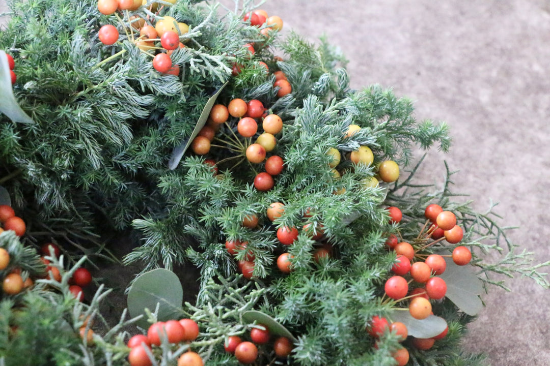 赤い実のフレッシュクリスマスリース Mサイズ