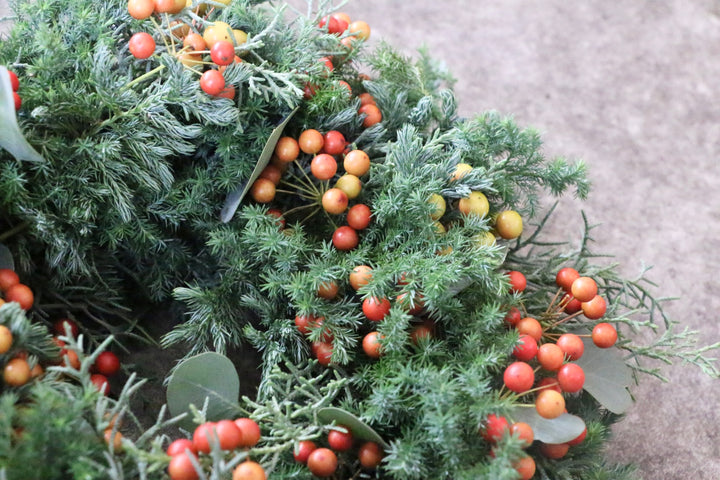 赤い実のフレッシュクリスマスリース Mサイズ