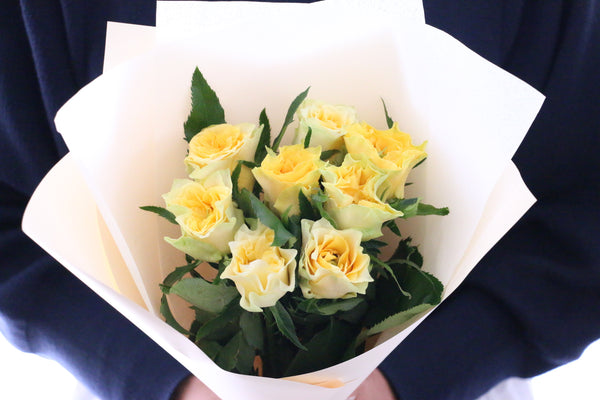 黄色いバラの花束（8本）-あなたの思いやりに感謝します