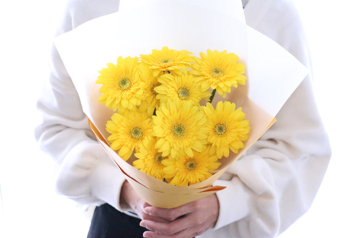 黄色のガーベラの花束（10本）