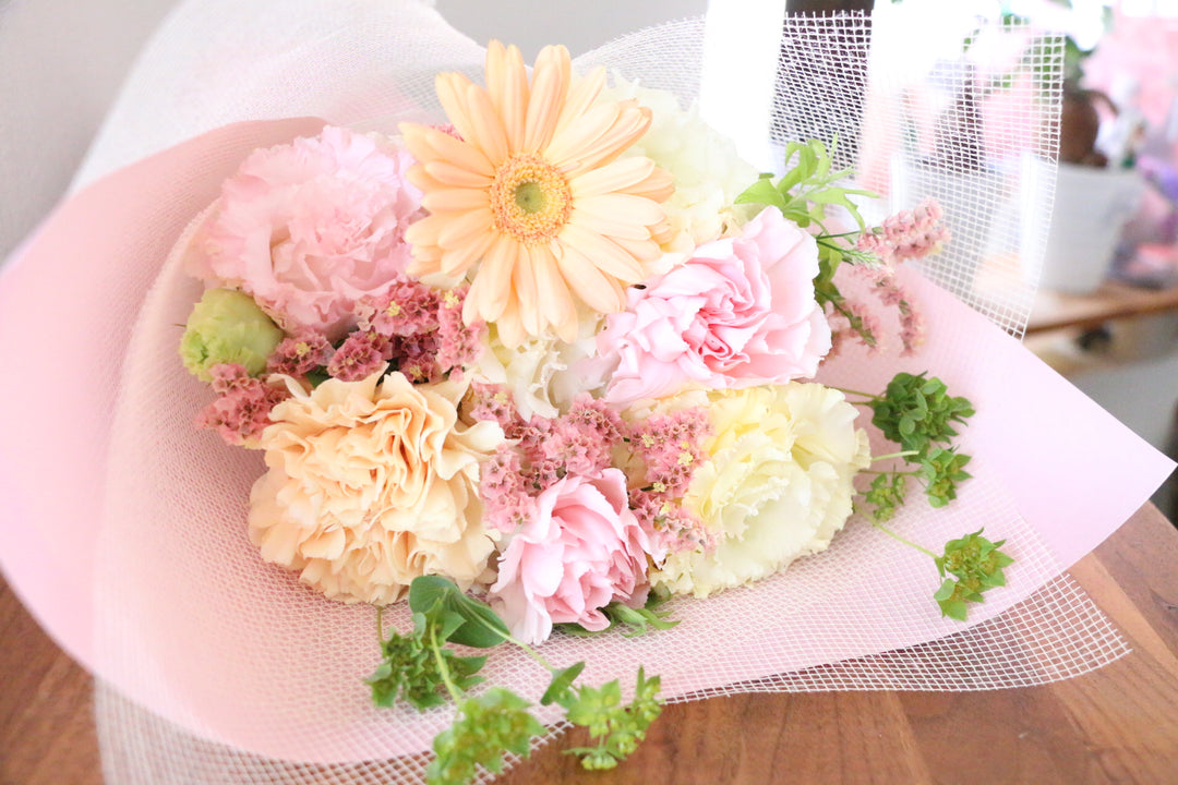 ピンク・黄色の花束　3,000円サイズ