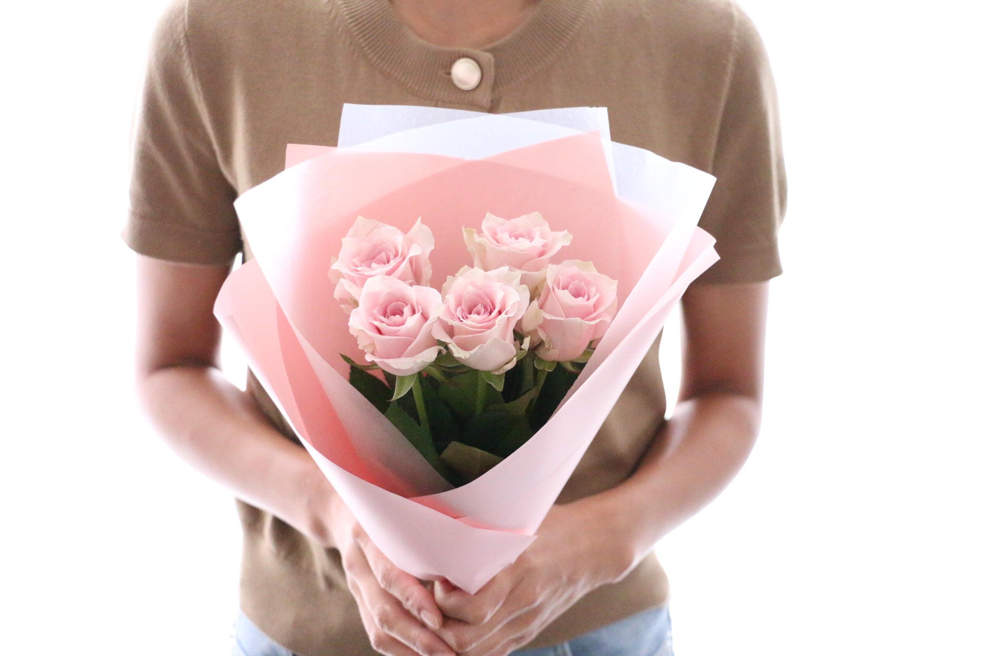 5本のピンク色のバラの花束-あなたに出会えて心から嬉しいです – 花