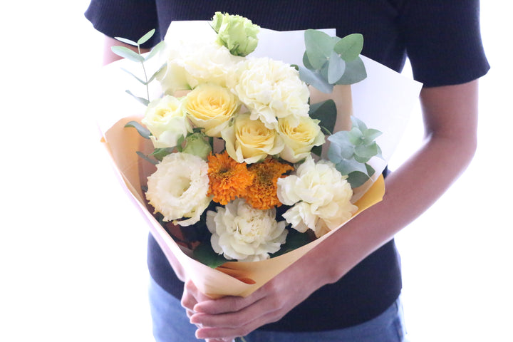黄色バラ入りの花束 Sサイズ 5,000円