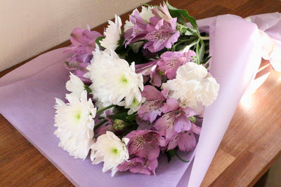 【供花】白色・紫色のお供え花束 5,000円