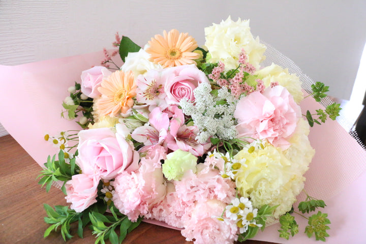 ピンク・黄色の花束　10,000円サイズ