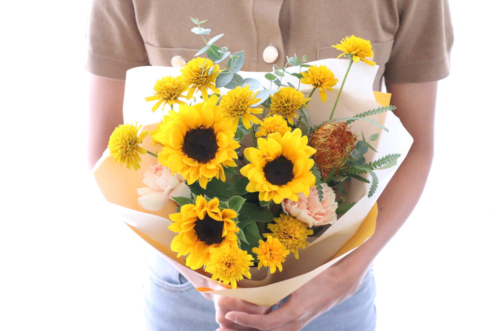 ひまわり入りの花束 3,000円