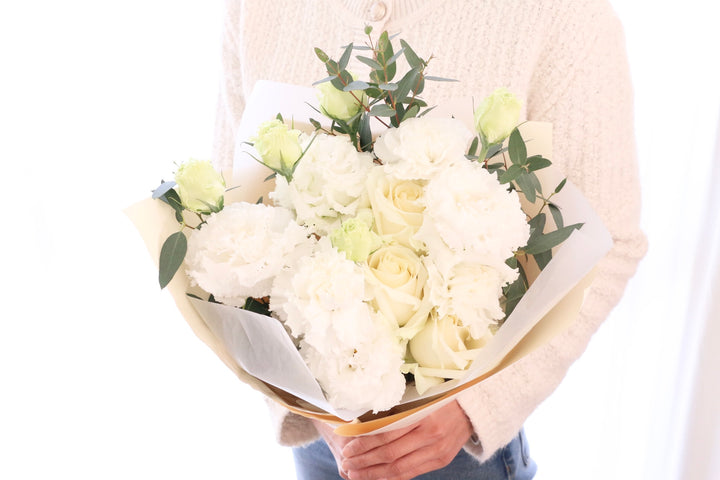 白・グリーンの花束 7,000円