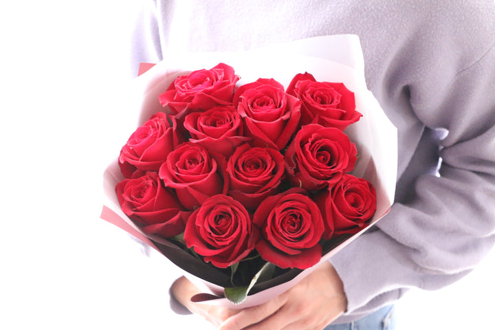 【プロポーズ】12本の赤いバラの花束（ダズンローズ）-私の妻になってください