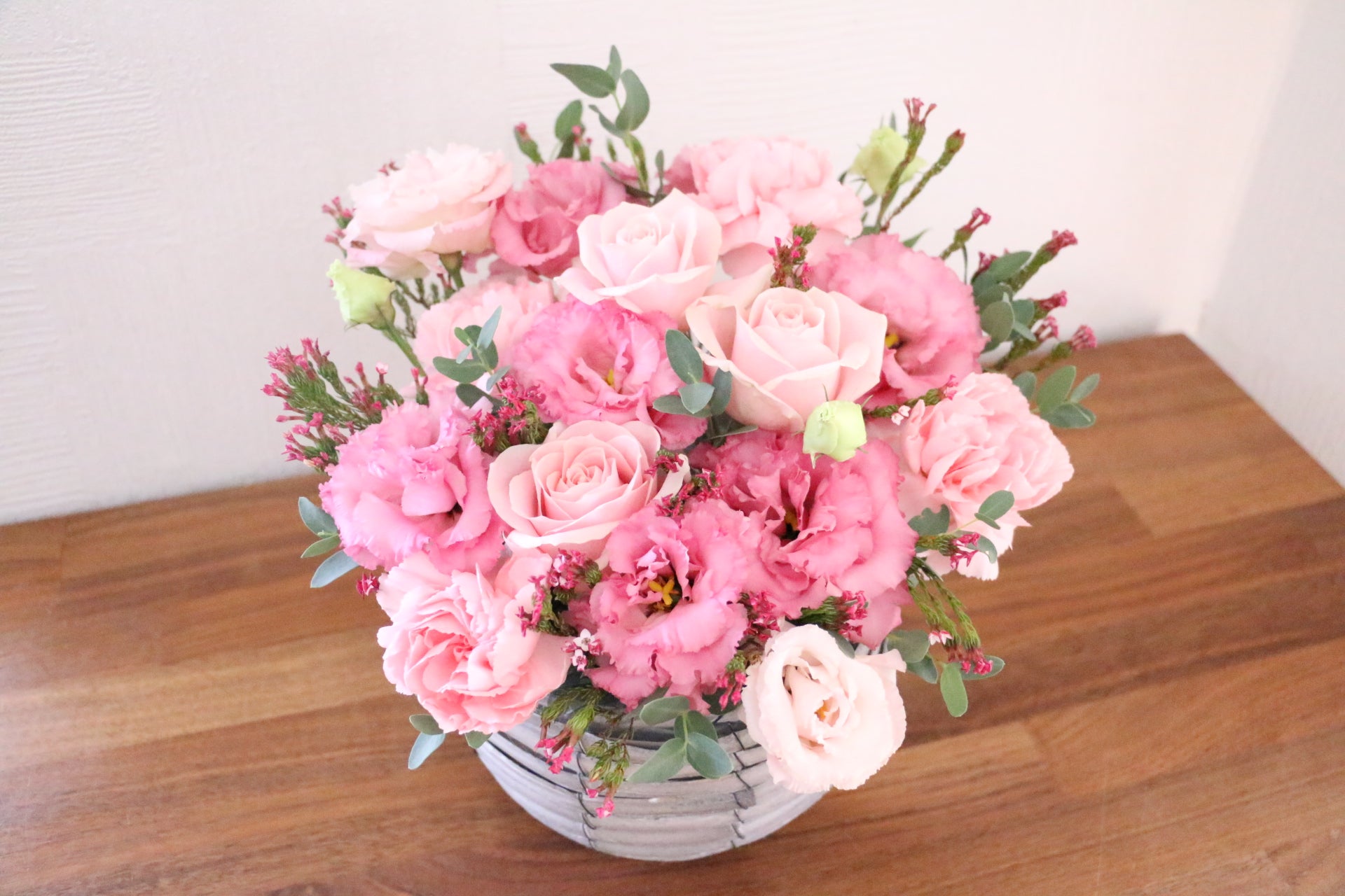 ピンク系のアレンジメント 8,000円 – 花・花束の通販サイト｜HanaTaku