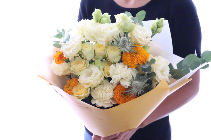 黄色バラ入りの花束 Lサイズ 10,000円