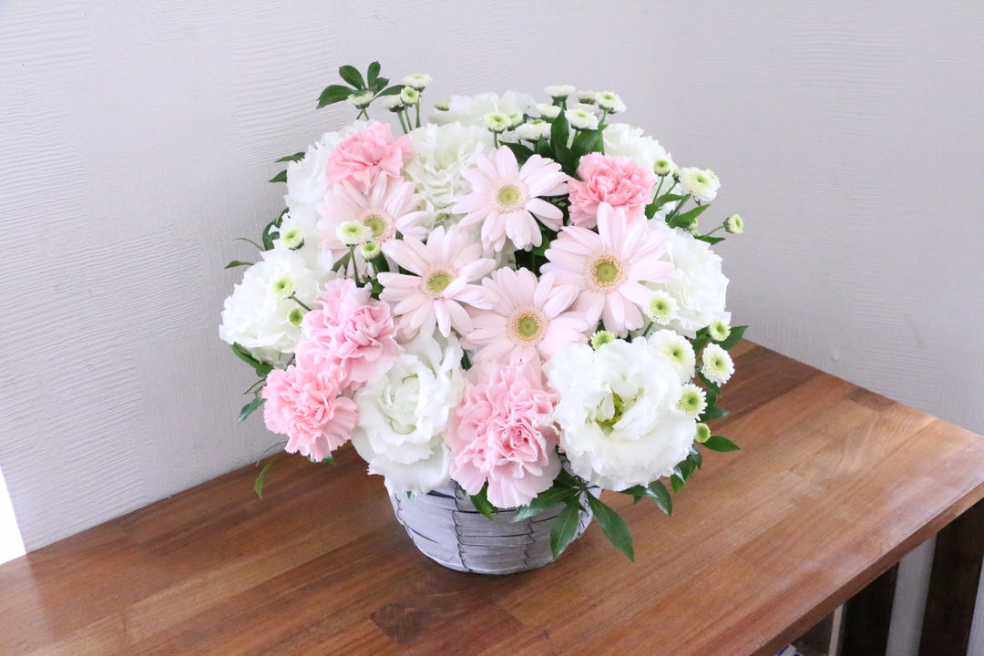 【供花】白色・ピンク色のお供えアレンジメント 10,000円