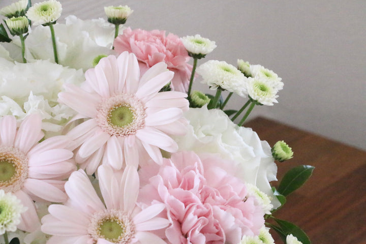 【供花】白色・ピンク色のお供えアレンジメント 7,000円