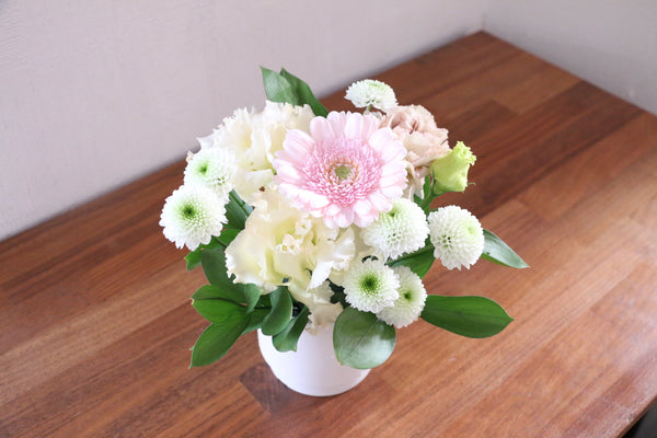【供花】白色・ピンク色のお供えアレンジメント 3,000円