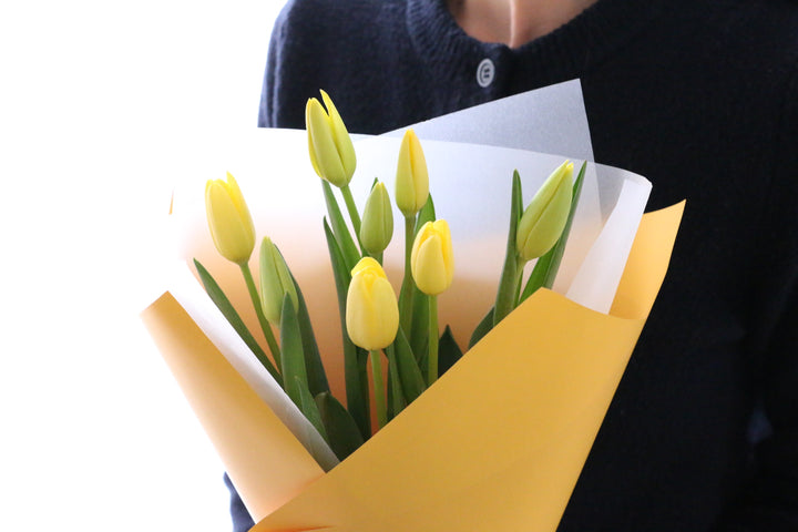 黄色のチューリップの花束（8本）