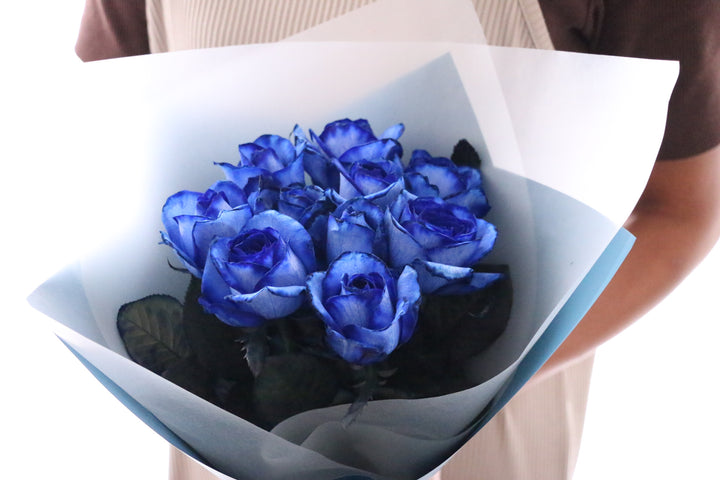 10本の青いバラの花束