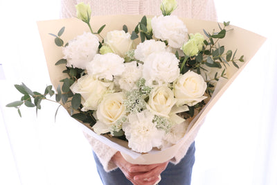 白・グリーンの花束 9,000円