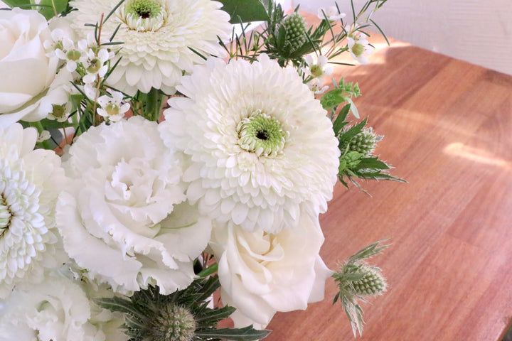 白・グリーンのアレンジメント 7,000円