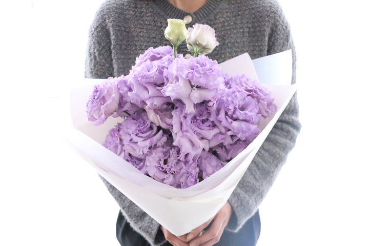 紫色のトルコキキョウの花束（4本）