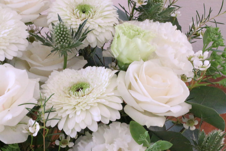 白・グリーンのアレンジメント 12,000円