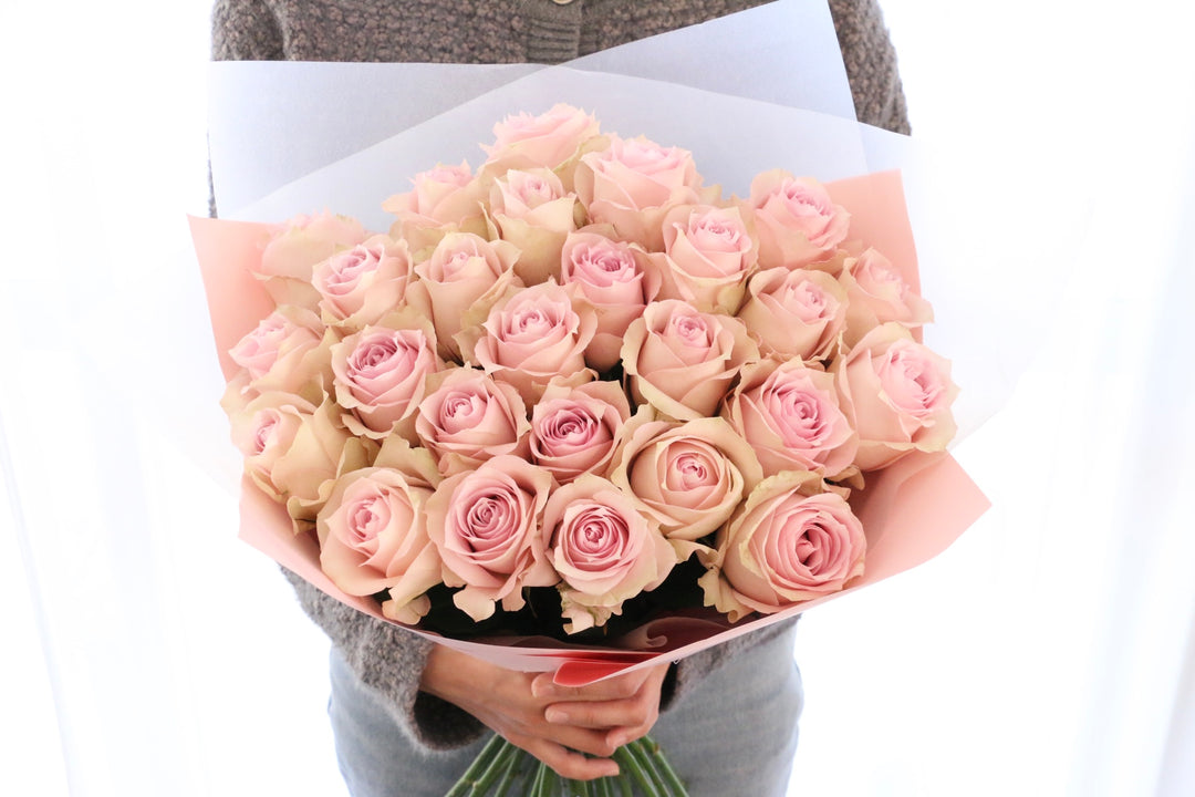 26本のピンク色のバラの花束