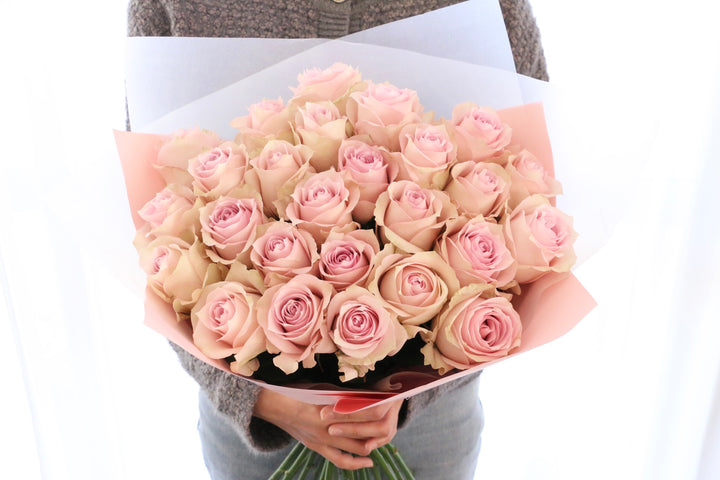 26本のピンク色のバラの花束