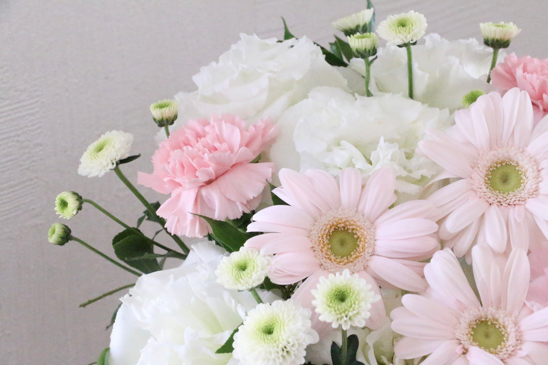 【供花】白色・ピンク色のお供えアレンジメント 7,000円