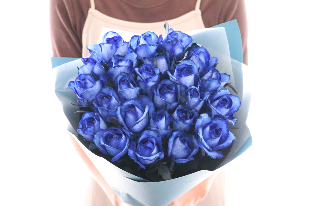 24本の青いバラの花束