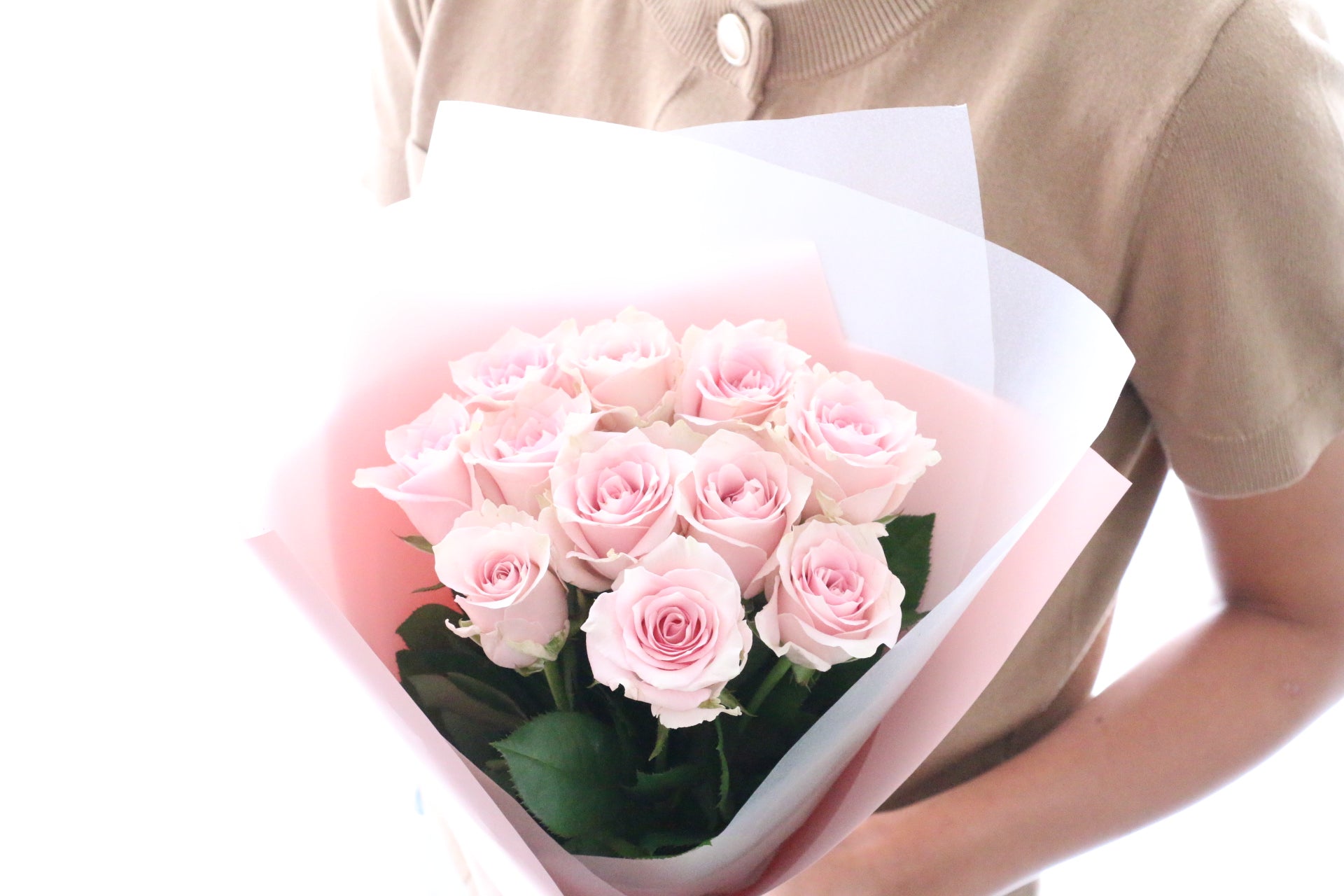 11本のピンク色のバラの花束-最愛 – 花・花束の通販サイト｜HanaTaku