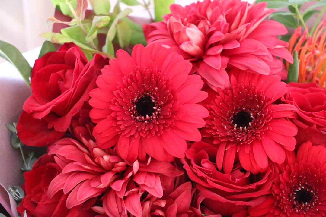 赤色の花束 8,000円