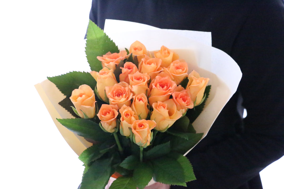 オレンジ色バラの花束（18本）-誠実