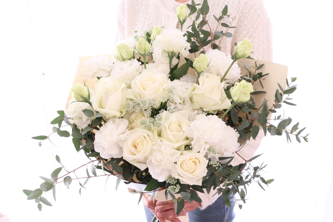 白・グリーンの花束 12,000円