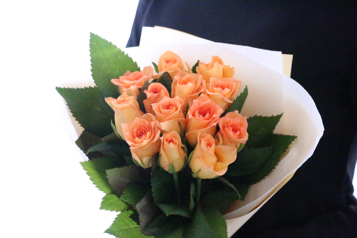オレンジ色バラの花束（13本）-永遠の友情