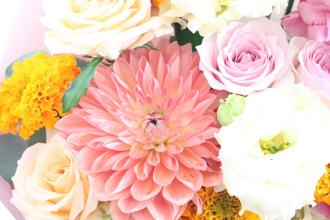 ピンク・黄色の花束  9,000円