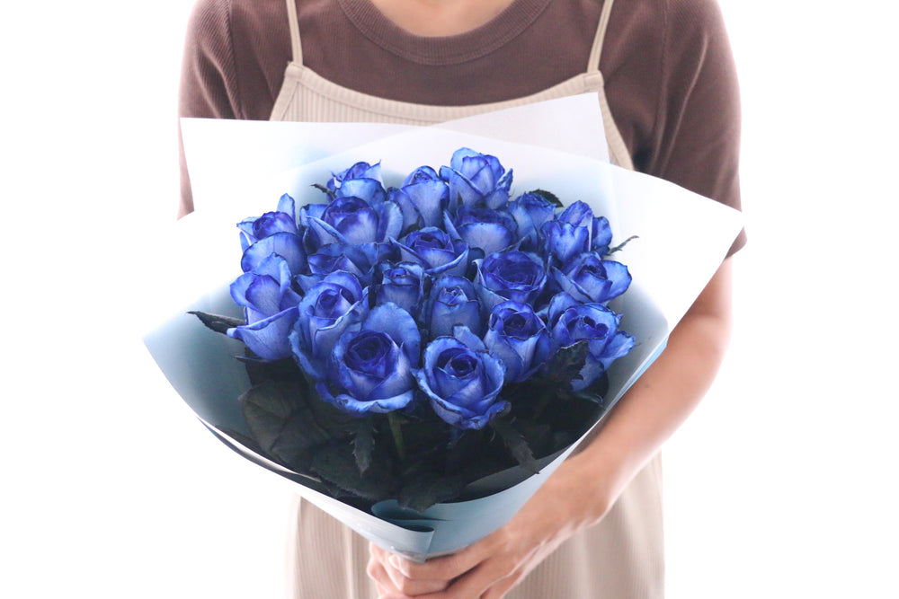 20本の青いバラの花束