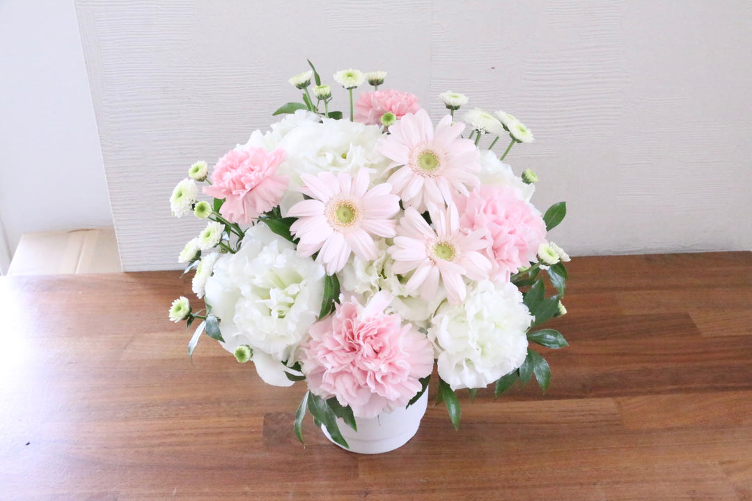 【供花】白色・ピンク色のお供えアレンジメント 6,000円