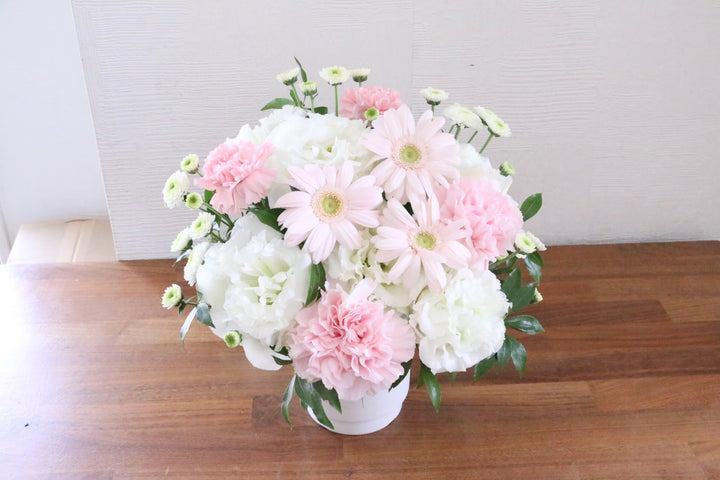 【供花】白色・ピンク色のお供えアレンジメント 6,000円