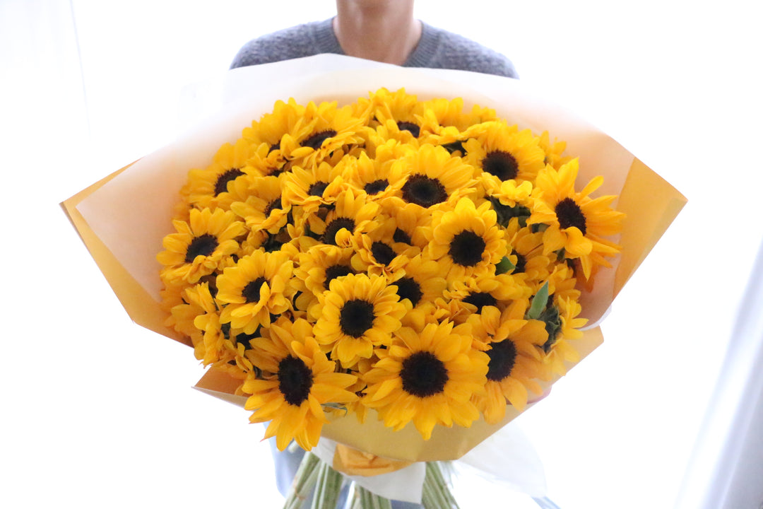 ひまわりの花束（101本）