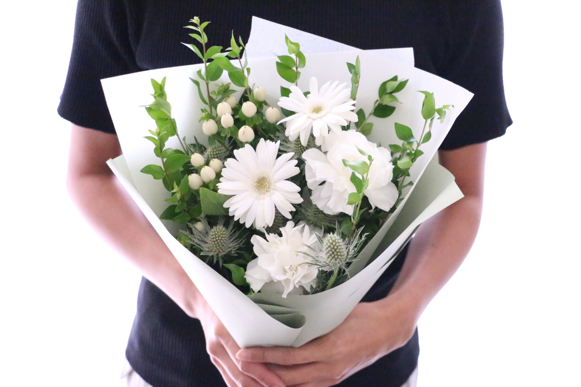 白・グリーンの花束 4,000円 – 花・花束の通販サイト｜HanaTaku