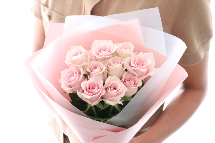 10本のピンク色バラの花束
