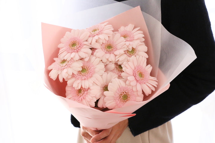 ピンク色のガーベラの花束（14本）-誇りに思います