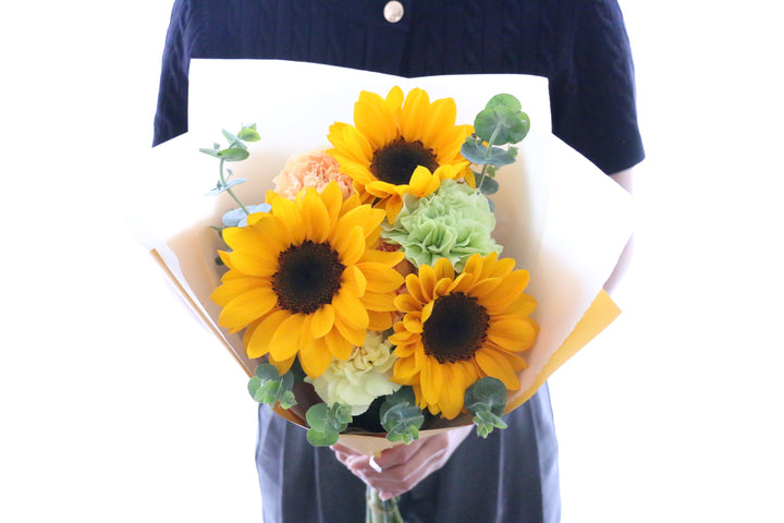 ひまわり入りの花束 3,000円