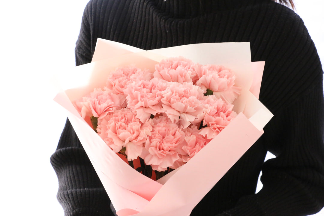 ピンクのカーネーションの花束（10本）