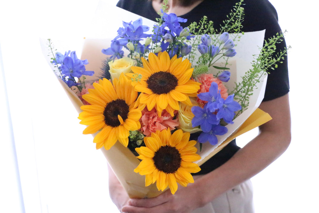 【父の日限定】ひまわり入り花束Mサイズ