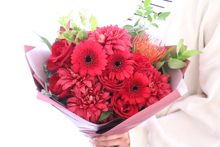 赤色の花束 8,000円